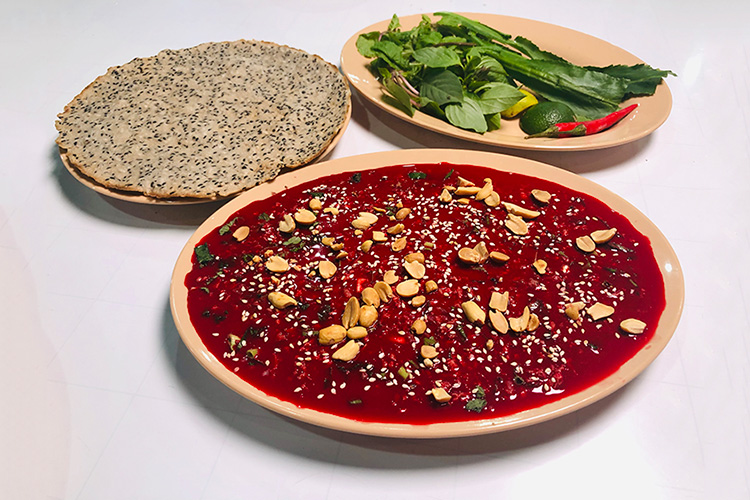 Không biết ăn tiết canh, uống rượu mạnh có diệt được sán?