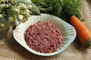 Không biết dinh dưỡng trong thịt chim bồ câu hay gà là tốt hơn?